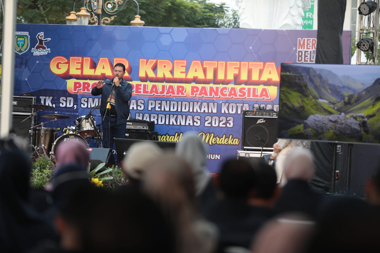 Tinjau Stand Pameran dan Saksikan Gelar Kreativitas Siswa, Wali Kota Harap Potensi Siswa Tersalurkan