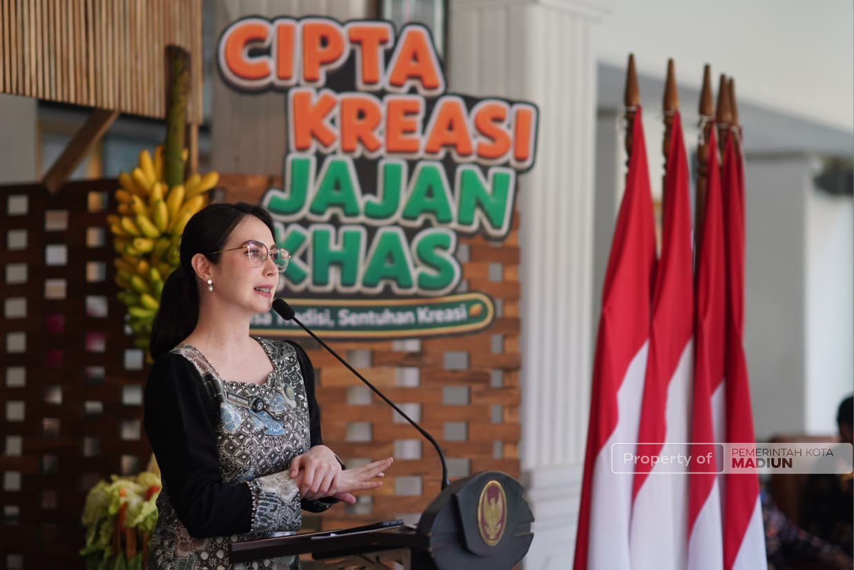 Ketua TP PKK Provinsi Jatim Arumi Terpukau Hasil Cipta Kreasi Jajan Khas Peringatan Hari Jadi, Plt Wali Kota Bakal Patenkan Produk Pemenang dan Beri Pelatihan Khusus
